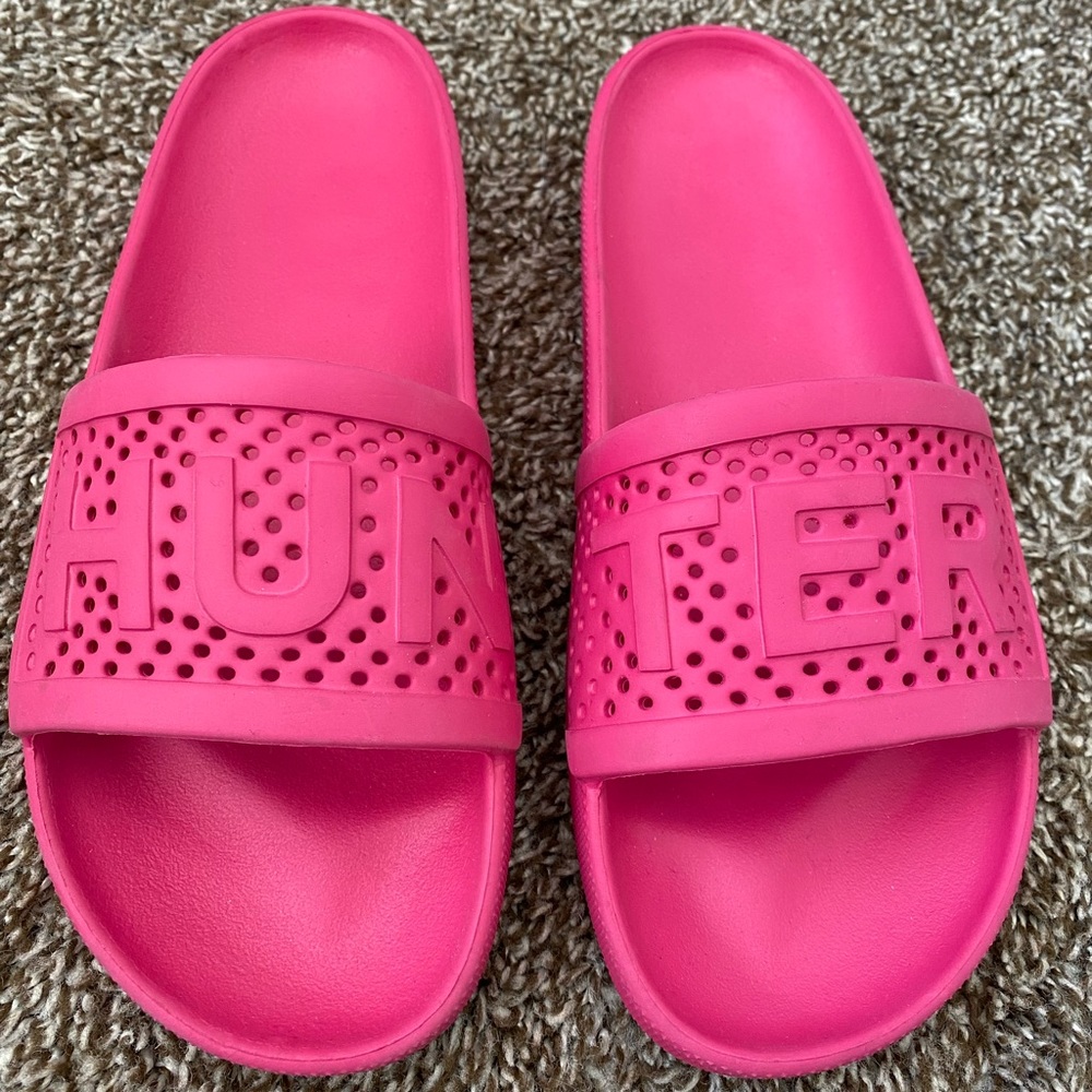 SIZE 8 HUNTER PINK SLIDES